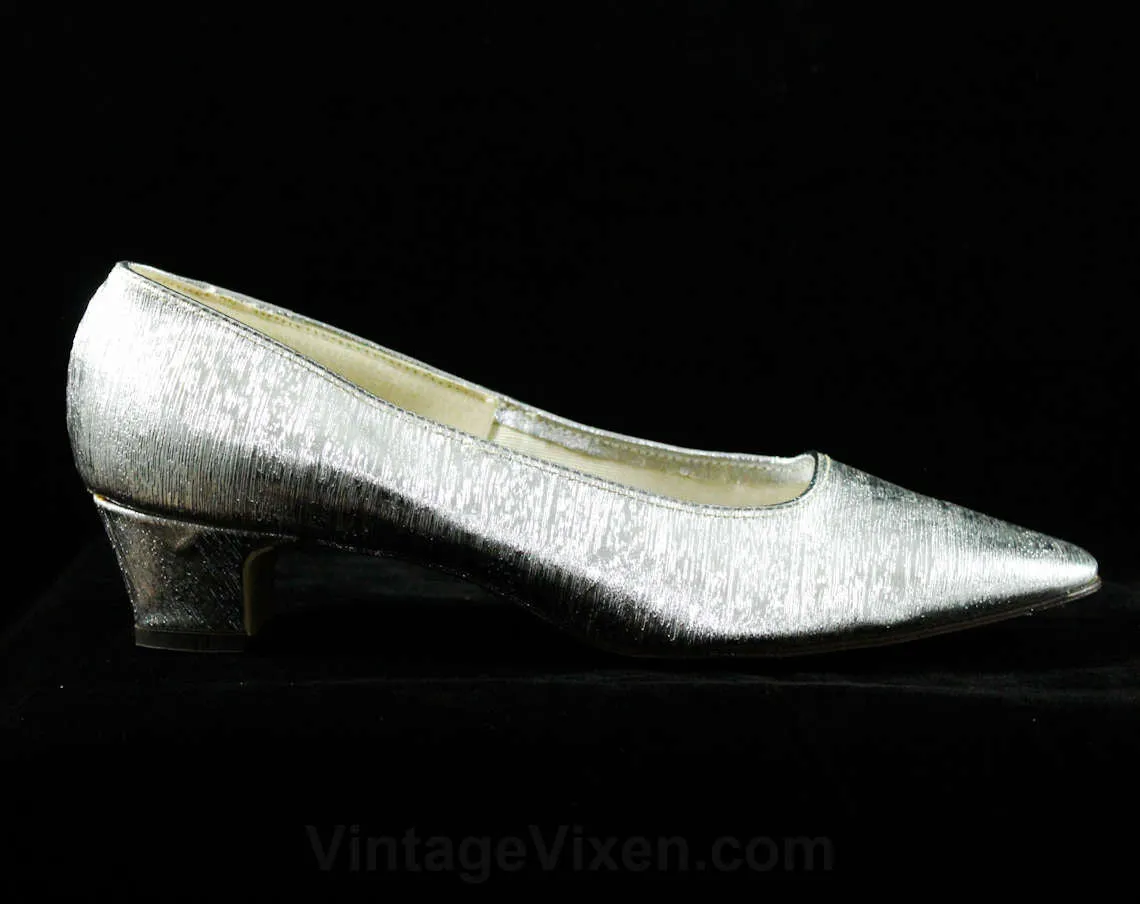 Size 6 Sparkling Silver Shoes - 1960s Metallic Evening Heels - 60s Pumps - Fine Metallic Texture - Formal 60's Deadstock - 6M Medium Width